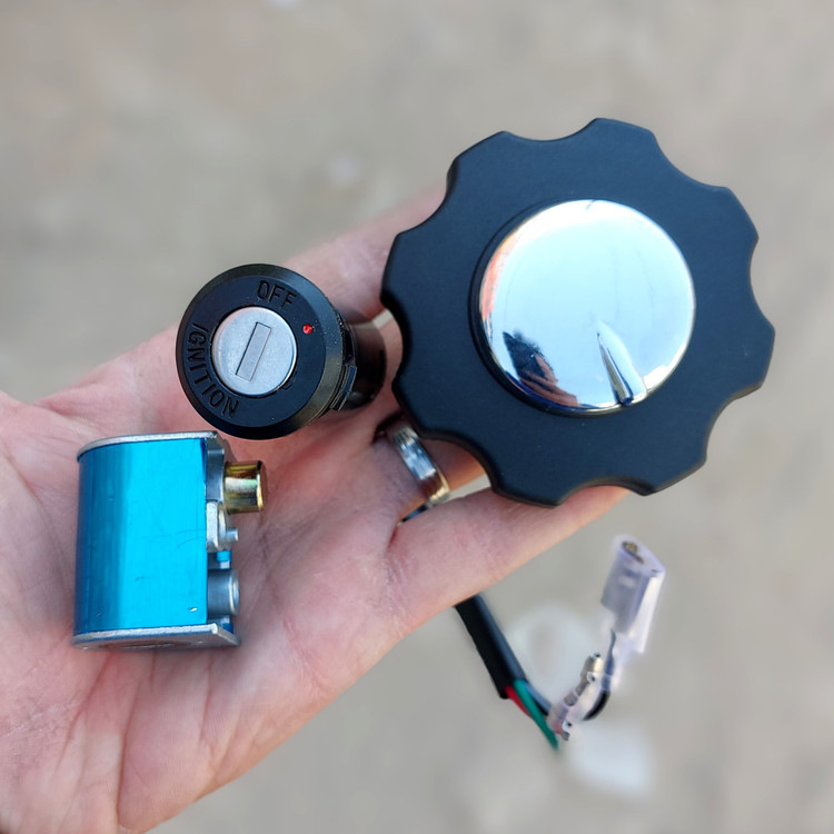 ست ۳تیکه درب باک و قفل فرمون و جاسوئیچ