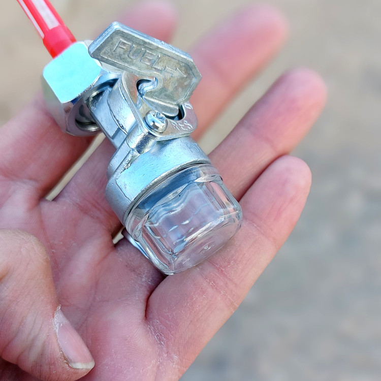 شیربنزین پیاله شفاف