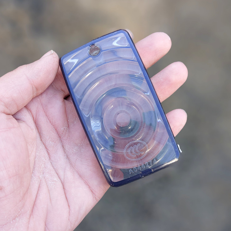 شیشه راهنما دودی